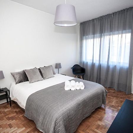 Downtown 3 Bedroom With Balcony - Quiet Street - Family Friendly - Groups بورتو المظهر الخارجي الصورة
