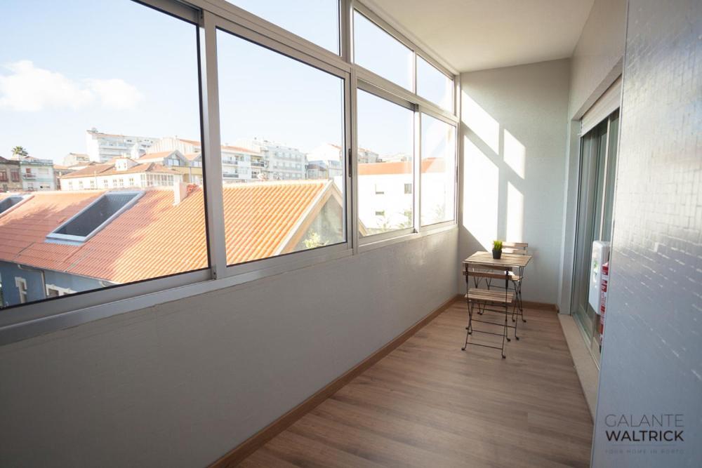 Downtown 3 Bedroom With Balcony - Quiet Street - Family Friendly - Groups بورتو المظهر الخارجي الصورة